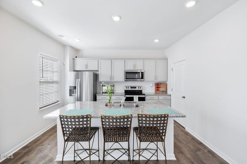97 Long Meadow Ln, Fuquay Varina, NC 27526