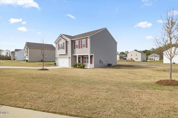 97 Long Meadow Ln, Fuquay Varina, NC 27526