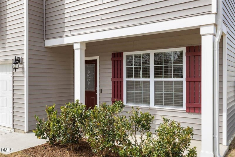 97 Long Meadow Ln, Fuquay Varina, NC 27526