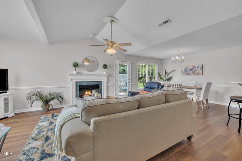 97 Rollingwood Dr, Dunn, NC 28334