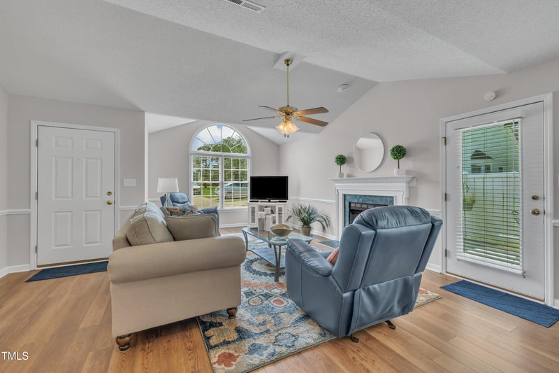 97 Rollingwood Dr, Dunn, NC 28334