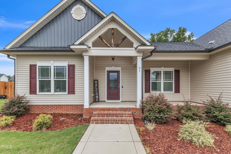 97 Shady Oaks Dr, Benson, NC 27504