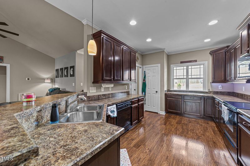 97 Silver Creek Dr, Clayton, NC 27520