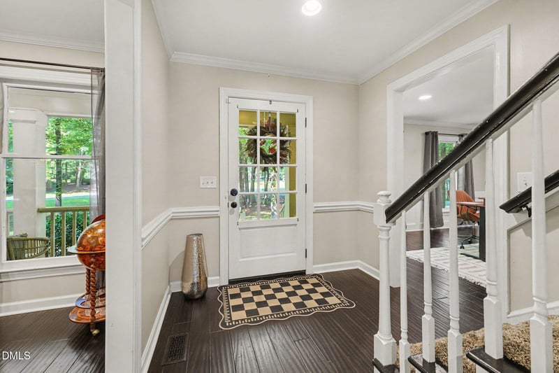 9701 Kingsford Dr, Cary, NC 27518