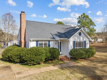 9704 Weathering Ct, Zebulon, NC 27597