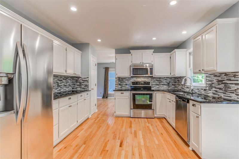 9705 Talman Ct, Raleigh, NC 27615