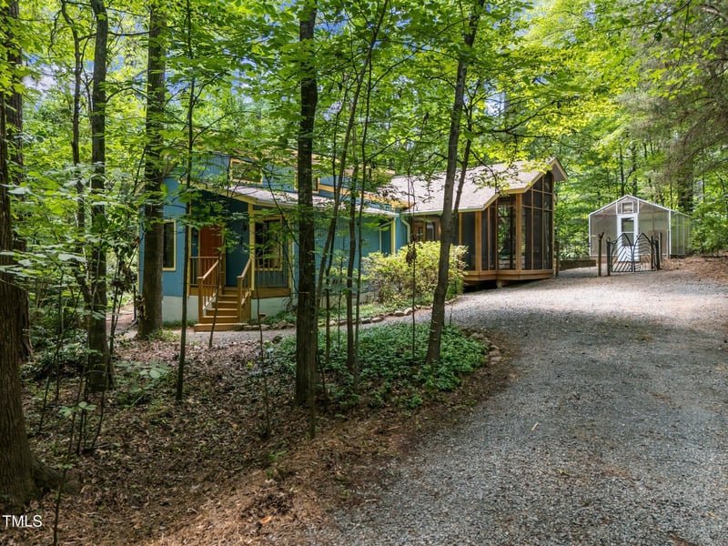 9709 Greenfield Rd, Chapel Hill, NC 27516