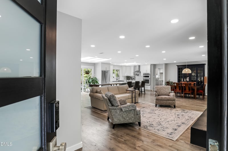 9711 Gates Ln, Chapel Hill, NC 27516