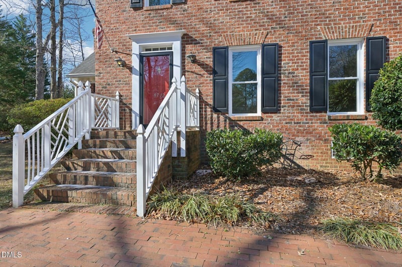 9712 Astor Ct, Cary, NC 27518