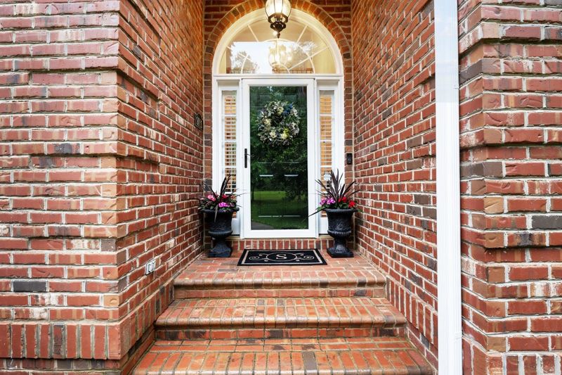 9716 Macon, Raleigh, NC 27613