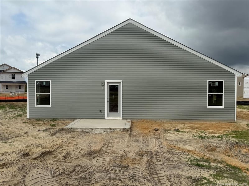 972 Sapphire Stone Ln, Hope Mills, NC 28348