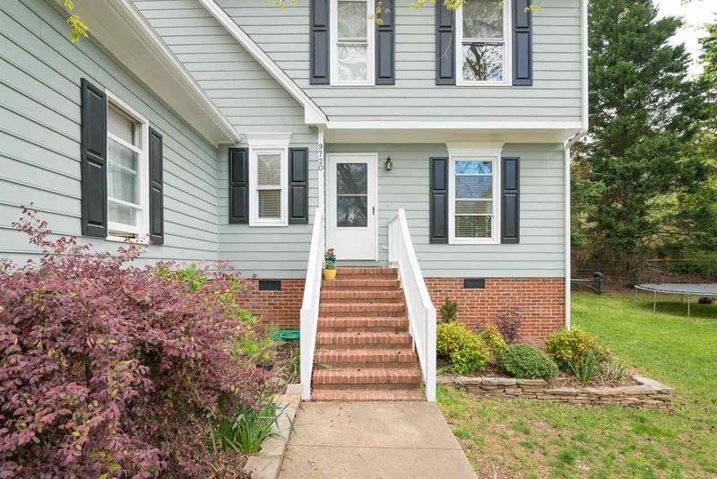 9720 Dansington Ct, Raleigh, NC 27615
