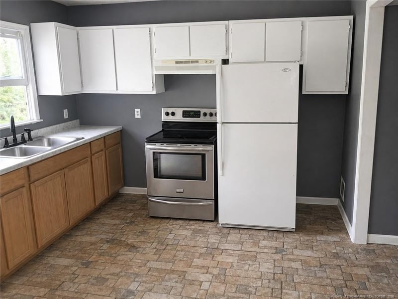 973 Odom Dr, Fayetteville, NC 28304