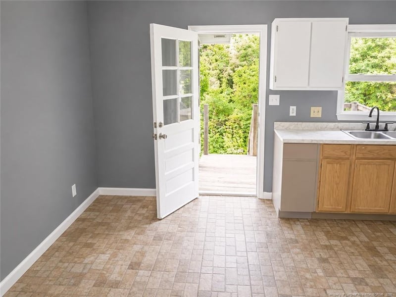 973 Odom Dr, Fayetteville, NC 28304