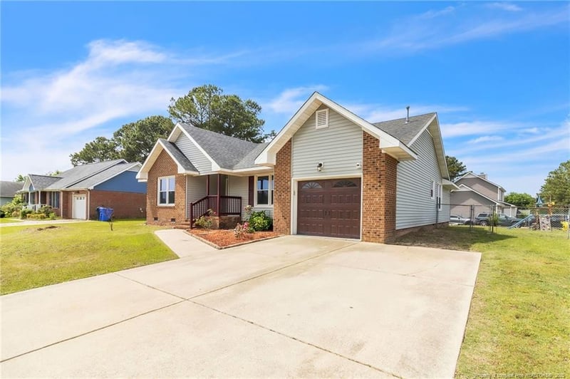 974 Eastman Rd, Fayetteville, NC 28314
