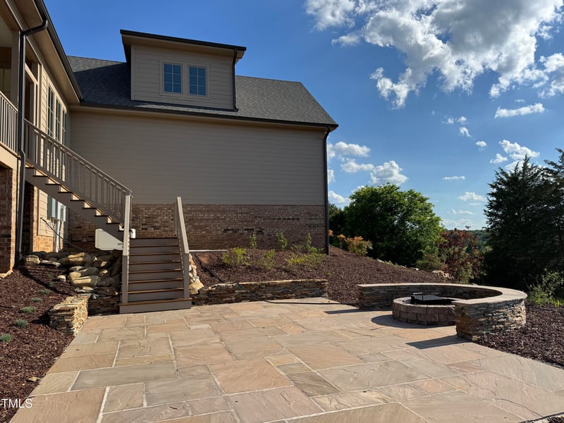 976 Knob Hill Dr, Hillsborough, NC 27278