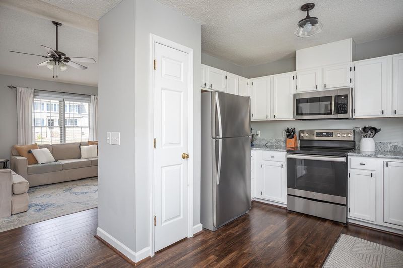 976 St Catherines Dr, Wake Forest, NC 27587