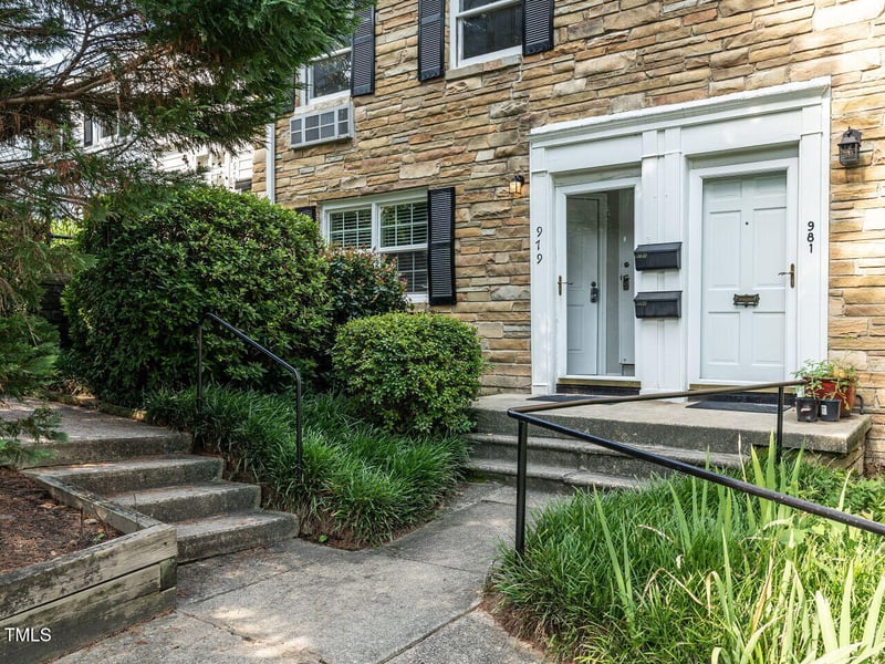 979 St Marys St #G6, Raleigh, NC 27605