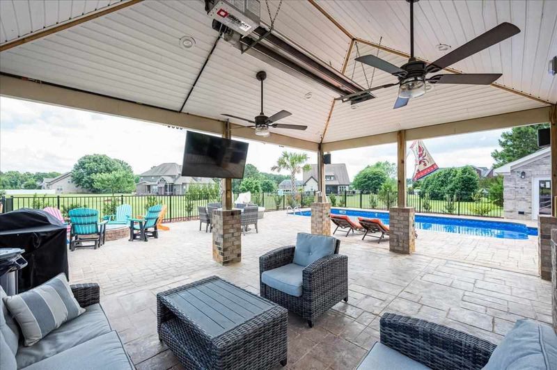 98 Apache Dr, Clayton, NC 27527