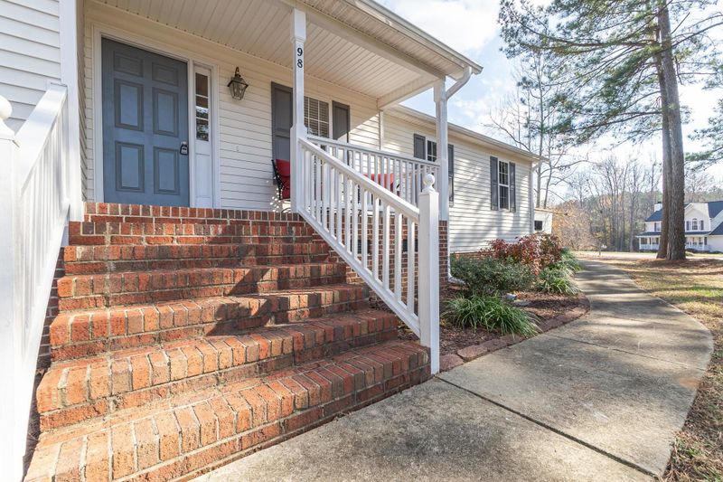 98 Malcolm Dr, Clayton, NC 27520