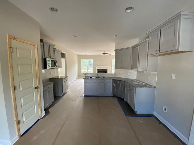 98 Shagbark Ln, Zebulon, NC 27597