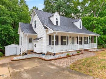 98 Starcroft Dr, Fuquay Varina, NC 27526
