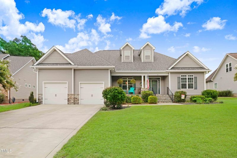 98 Summit Overlook Dr, Clayton, NC 27527