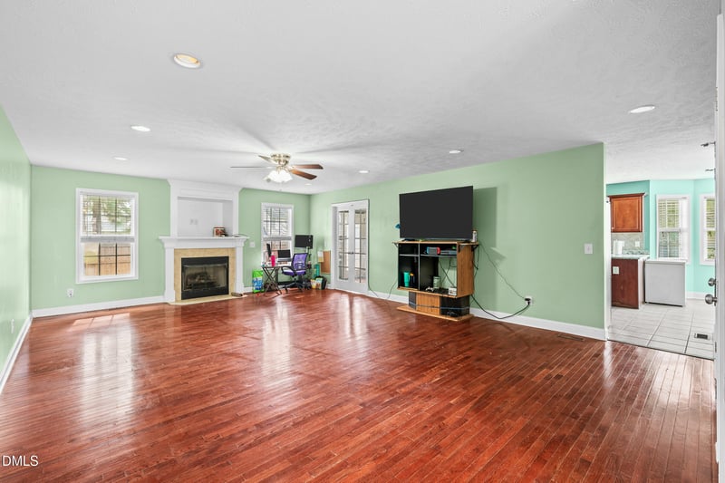 98 Teak Wood Ct, Lillington, NC 27546
