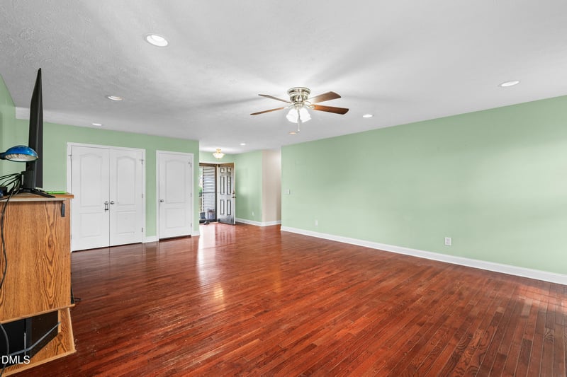 98 Teak Wood Ct, Lillington, NC 27546