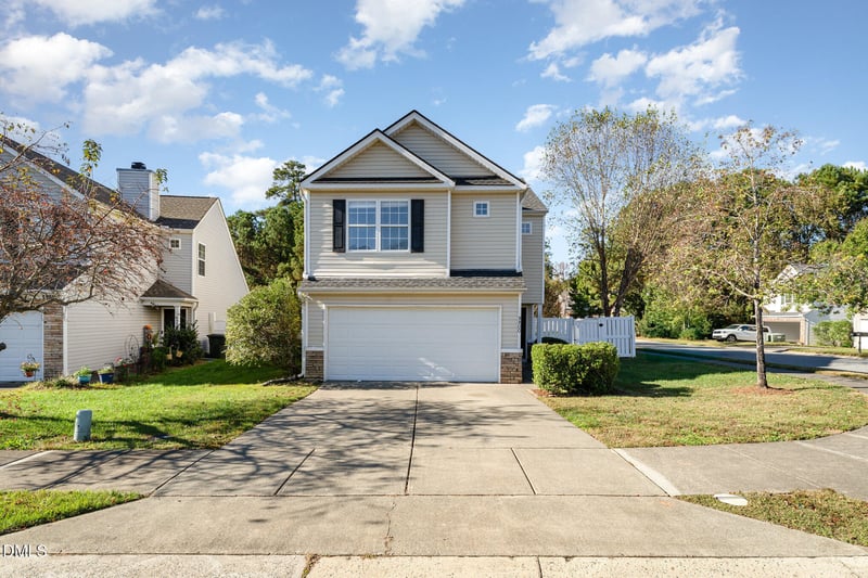 9800 Treymore Dr, Raleigh, NC 27617