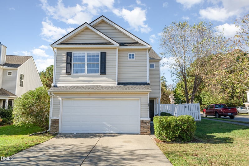 9800 Treymore Dr, Raleigh, NC 27617