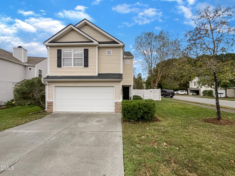 9800 Treymore Dr, Raleigh, NC 27617