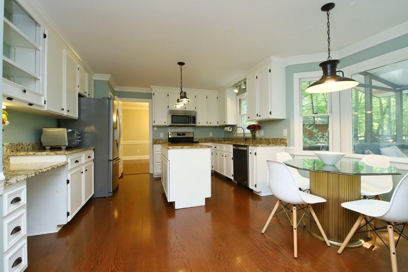 9801 Chander Dr, Raleigh, NC 27615