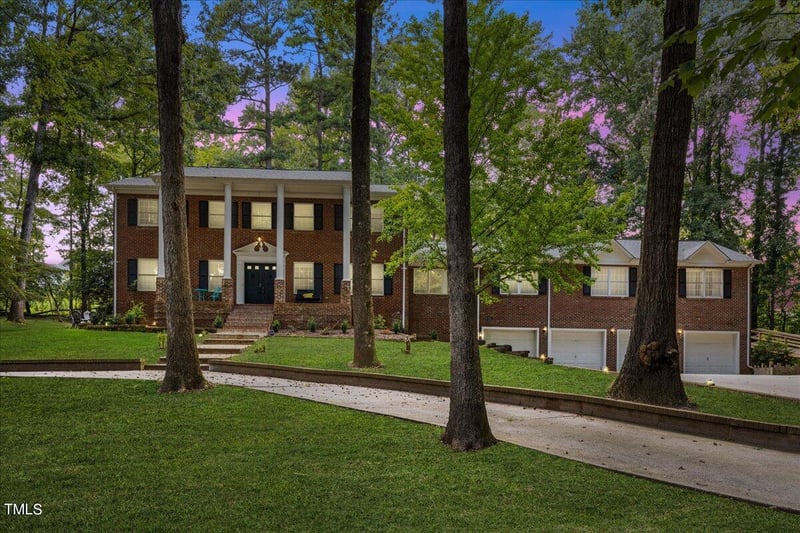 9801 Honeycutt Rd, Raleigh, NC 27614
