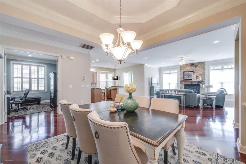 9809 Crooked Tree Ln, Raleigh, NC 27617
