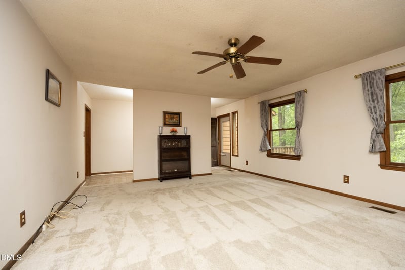 9816 Leslie Dr, Chapel Hill, NC 27516