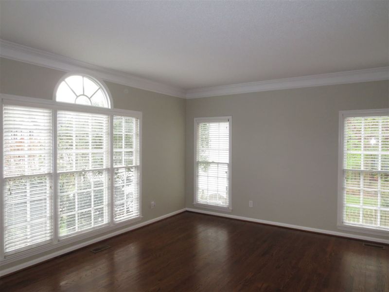 9816 Miranda Dr, Raleigh, NC 27617