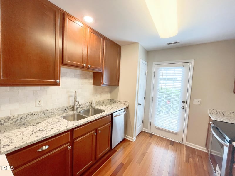 9819 Castain Dr, Raleigh, NC 27617