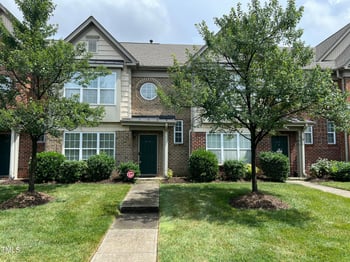 9819 Castain Dr, Raleigh, NC 27617