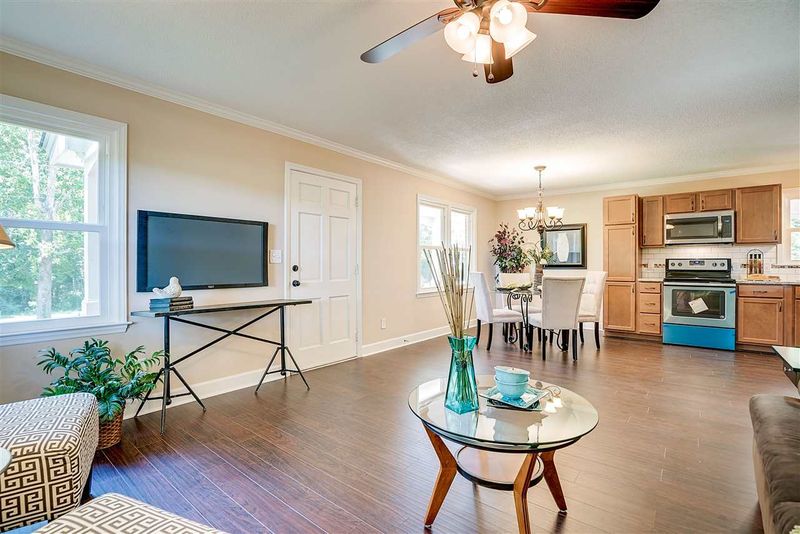 9821 Debnam Rd, Zebulon, NC 27597