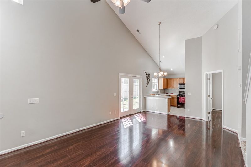 9832 Treymore Dr, Raleigh, NC 27617