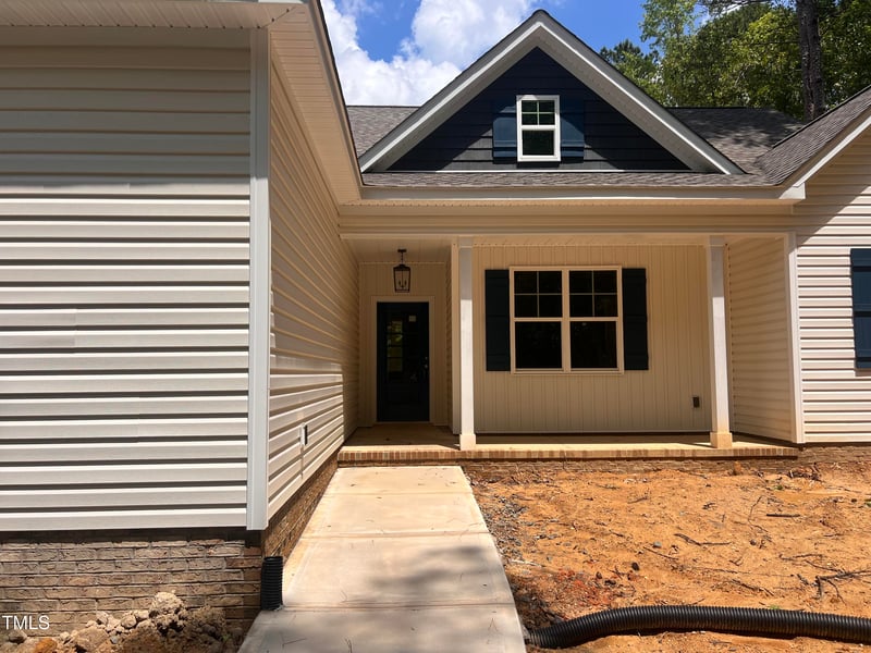 987 Lewis Rd, Zebulon, NC 27597