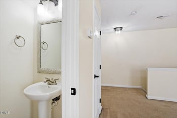 988 Ambergate Station, Apex, NC 27502