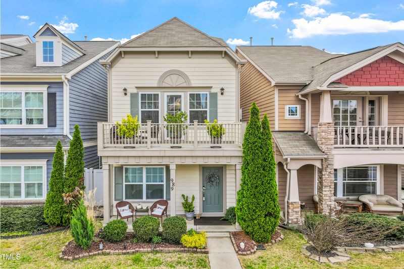 989 Ambergate Station, Apex, NC 27502