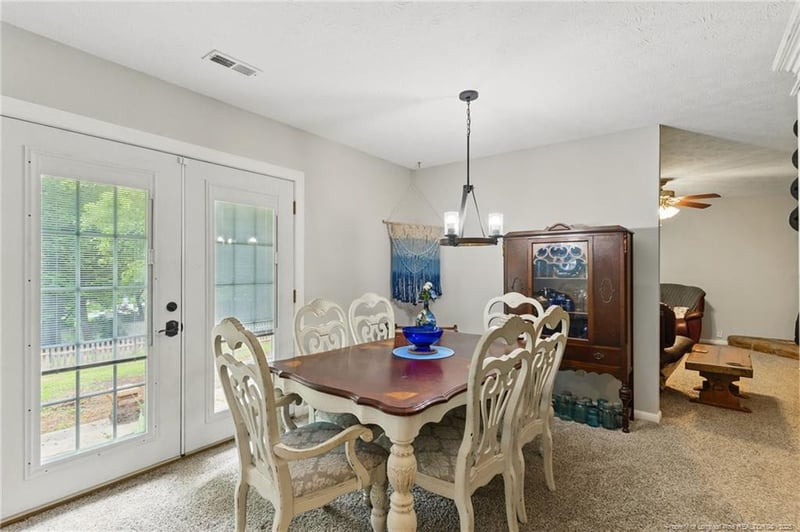 989 Millstream Rd, Fayetteville, NC 28314