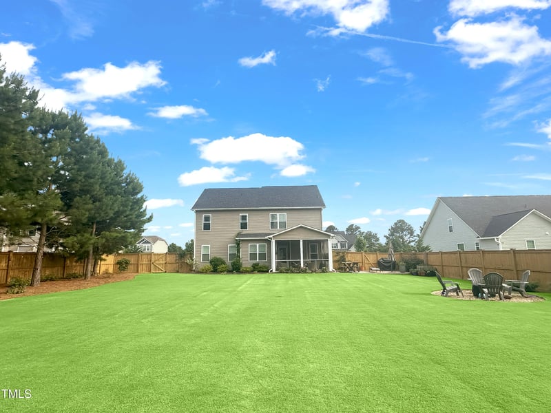 99 Barton Bay Ln, Clayton, NC 27520