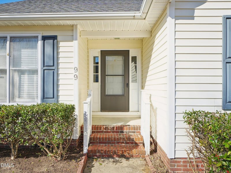 99 Cambridge Dr, Angier, NC 27501