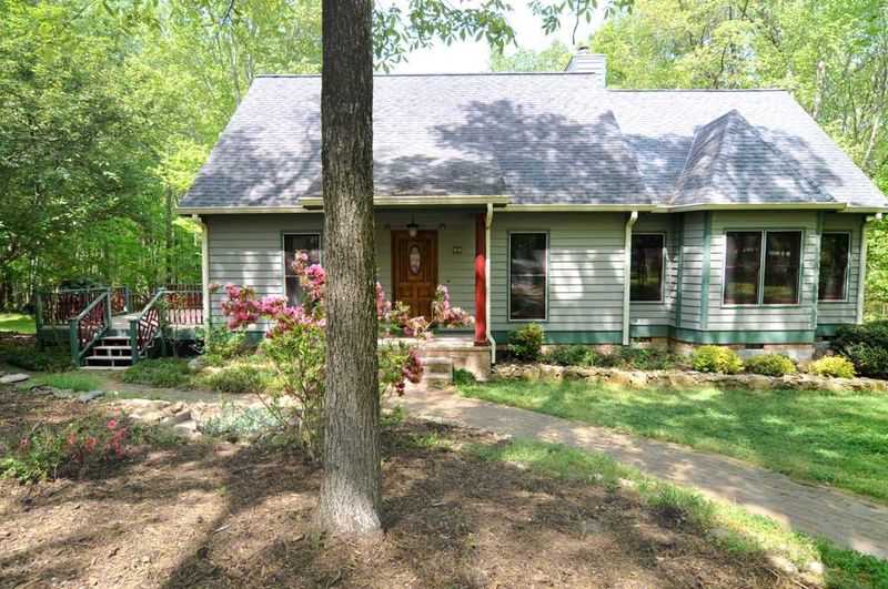 99 Cub Creek Rd, Chapel Hill, NC 27517
