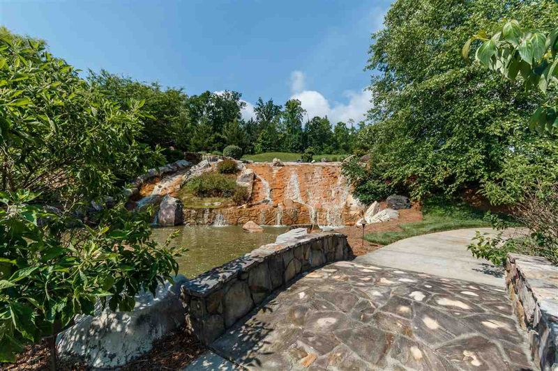 99 Hidden Bluff Dr, Chapel Hill, NC 27517