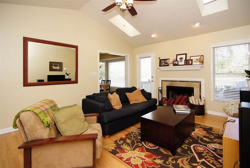 99 Lakeshore Dr, Durham, NC 27713